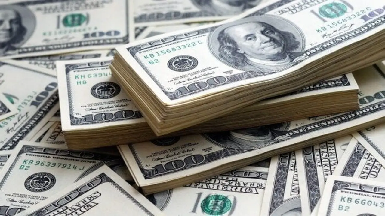 تحديثات الصرف.. سعر الدولار مقابل الجنيه المصري في البنوك خلال تعاملات اليوم